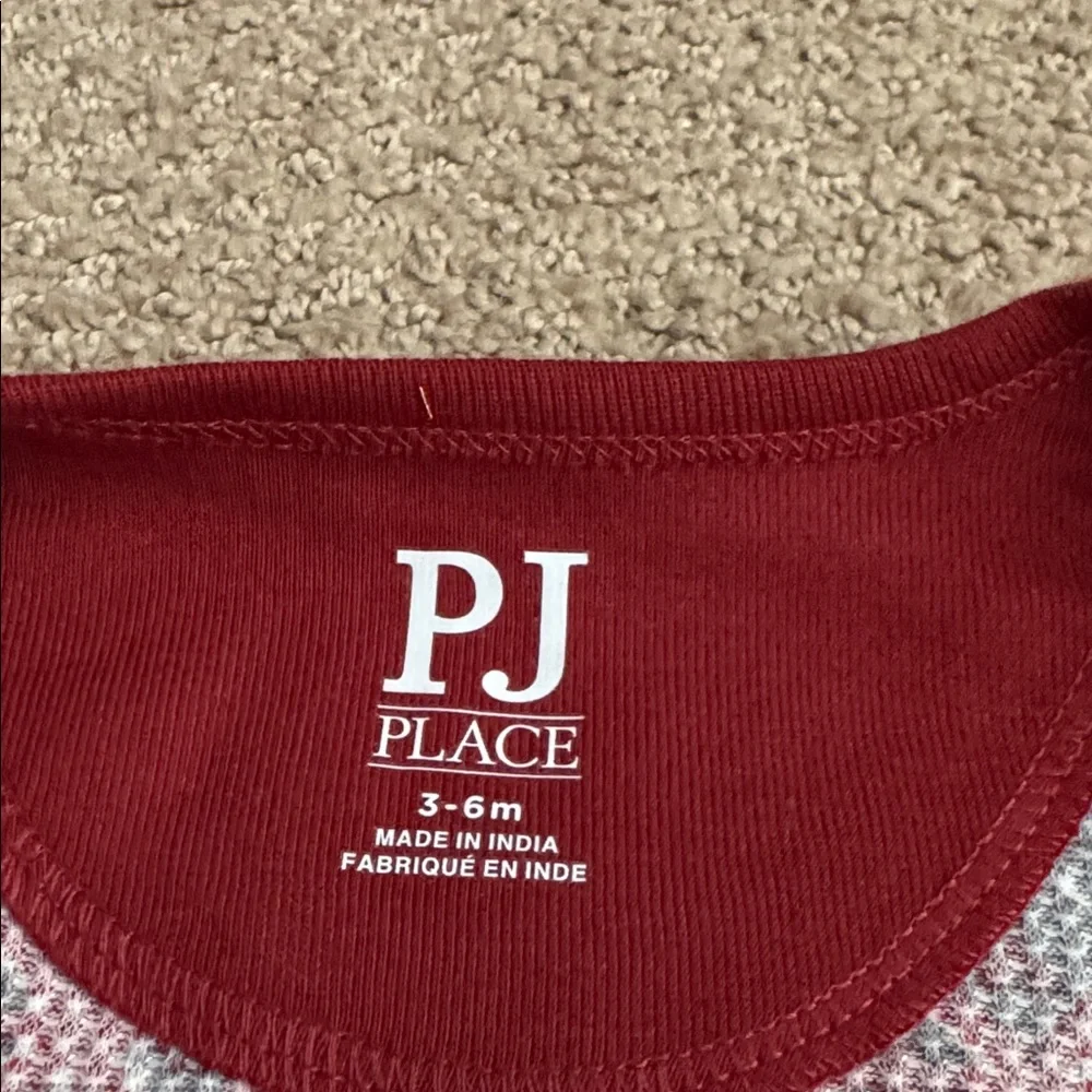 127 NWT The Children’s Place Thermal Footed Pajama - Size:‎ 3-6 months